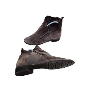 Stuart Weitzman Slouchy Brown suede ankle boots size 7.5